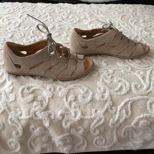 Earth lace up flat sandals tan